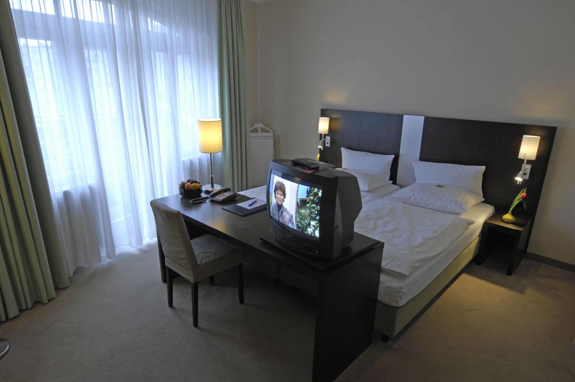 Astor Und 4* Köln